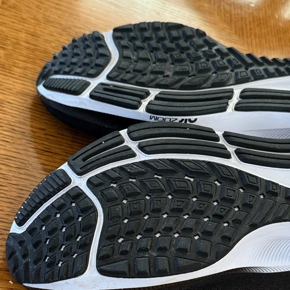Women’s NIKE PEGASUS 37 size 9 Running Shoes - Picture 12 of 15